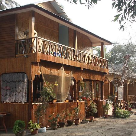 Soe Ko Ko Beach House & Restaurant Ngwesaung Exteriér fotografie