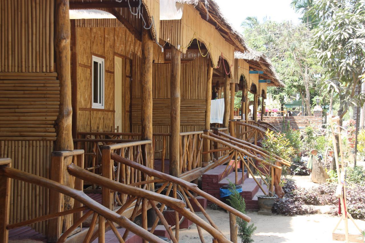 Soe Ko Ko Beach House & Restaurant Ngwesaung Exteriér fotografie