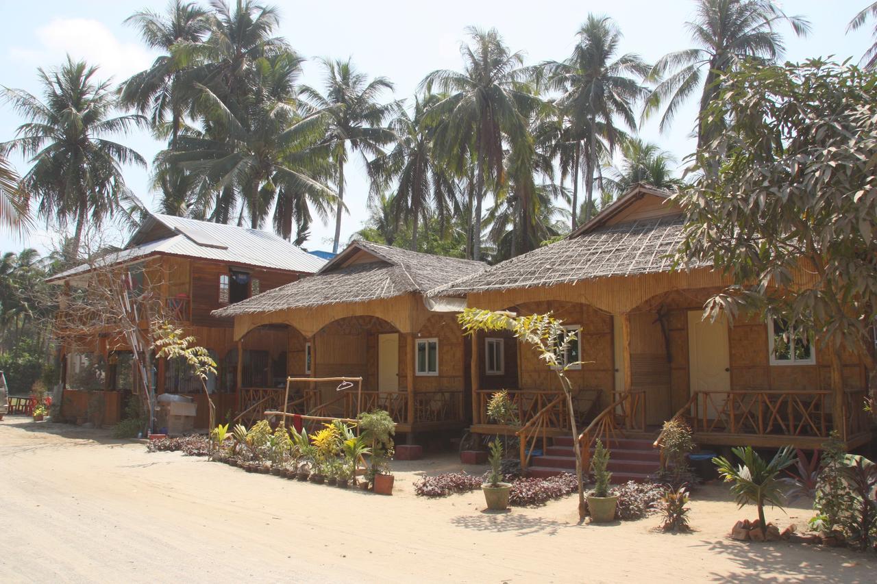 Soe Ko Ko Beach House & Restaurant Ngwesaung Exteriér fotografie