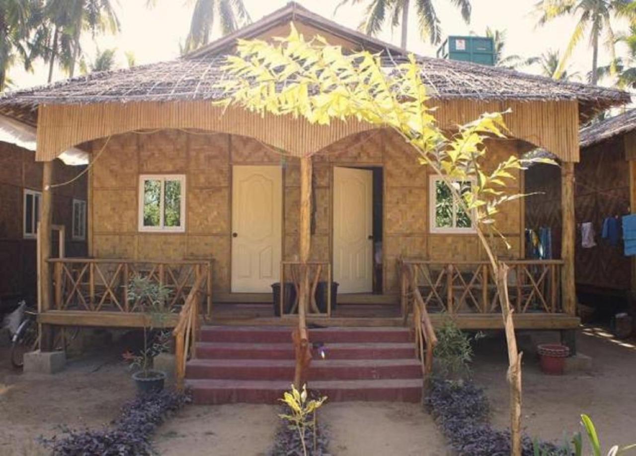 Soe Ko Ko Beach House & Restaurant Ngwesaung Exteriér fotografie